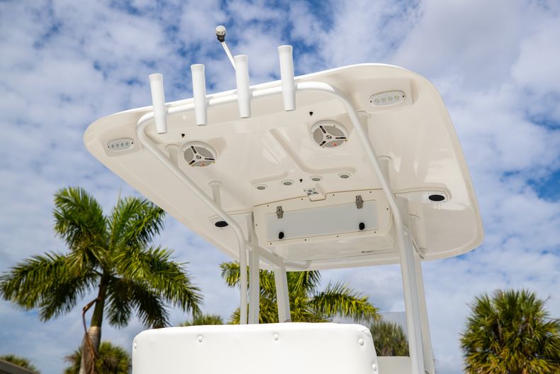 Thumbnail 12 for Used 2015 Sea Hunt Ultra 235 SE Center Console boat for sale in West Palm Beach, FL
