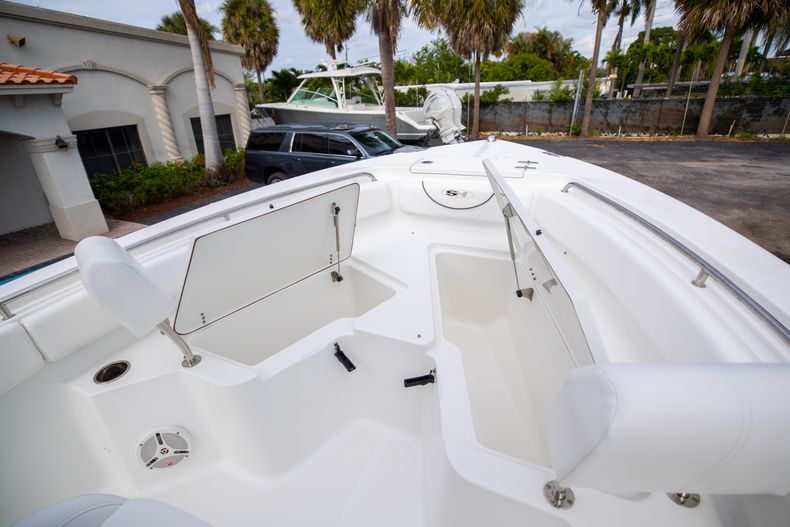 Thumbnail 42 for Used 2015 Sea Hunt Ultra 235 SE Center Console boat for sale in West Palm Beach, FL