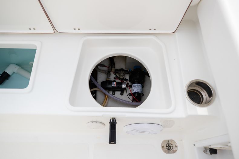 Thumbnail 17 for Used 2015 Sea Hunt Ultra 235 SE Center Console boat for sale in West Palm Beach, FL