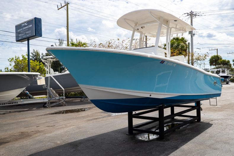 Thumbnail 4 for Used 2015 Sea Hunt Ultra 235 SE Center Console boat for sale in West Palm Beach, FL
