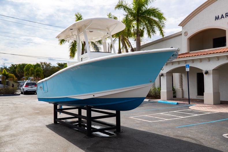 Thumbnail 1 for Used 2015 Sea Hunt Ultra 235 SE Center Console boat for sale in West Palm Beach, FL