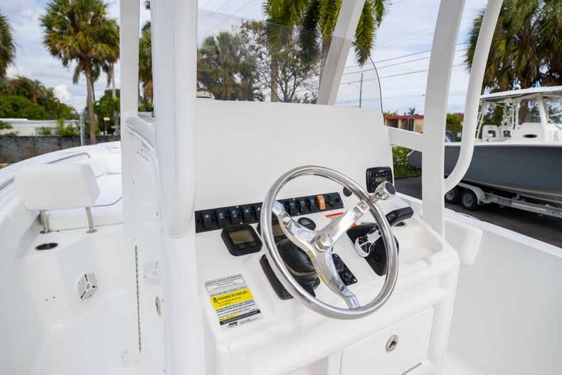 Thumbnail 36 for Used 2015 Sea Hunt Ultra 235 SE Center Console boat for sale in West Palm Beach, FL