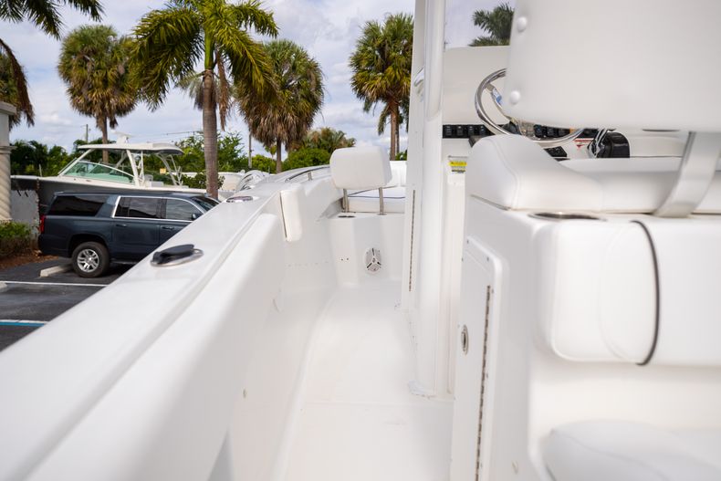 Thumbnail 28 for Used 2015 Sea Hunt Ultra 235 SE Center Console boat for sale in West Palm Beach, FL