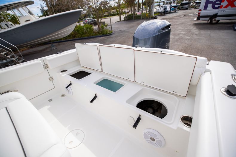 Thumbnail 19 for Used 2015 Sea Hunt Ultra 235 SE Center Console boat for sale in West Palm Beach, FL