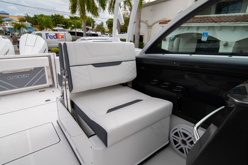 Thumbnail 39 for New 2021 Blackfin 252DC boat for sale in Fort Lauderdale, FL