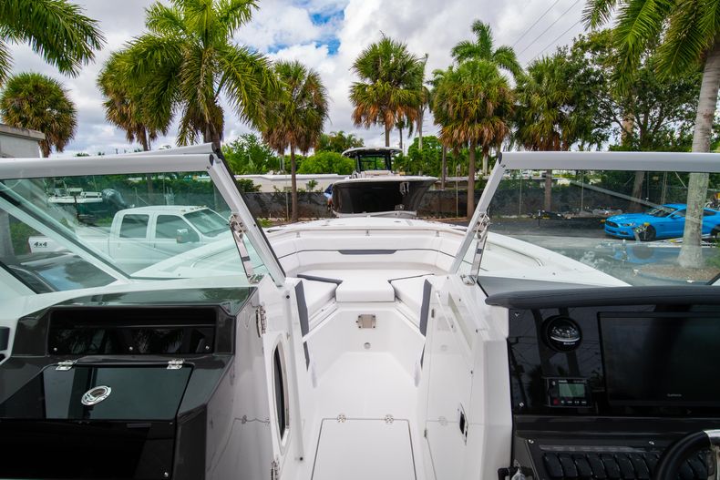 Thumbnail 43 for New 2021 Blackfin 252DC boat for sale in Fort Lauderdale, FL