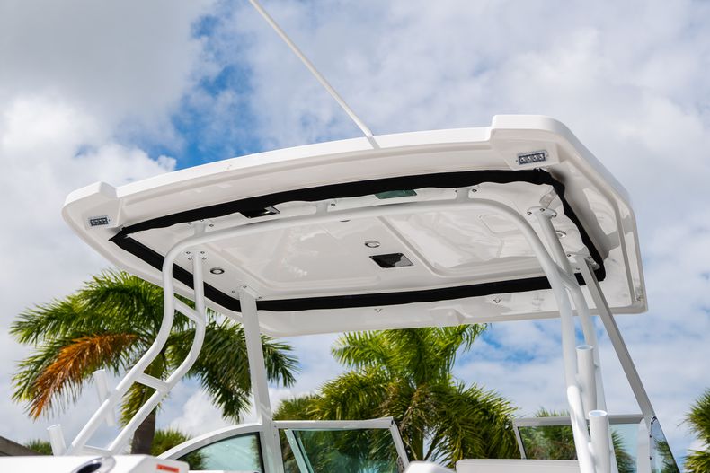 Thumbnail 8 for New 2021 Blackfin 252DC boat for sale in Fort Lauderdale, FL
