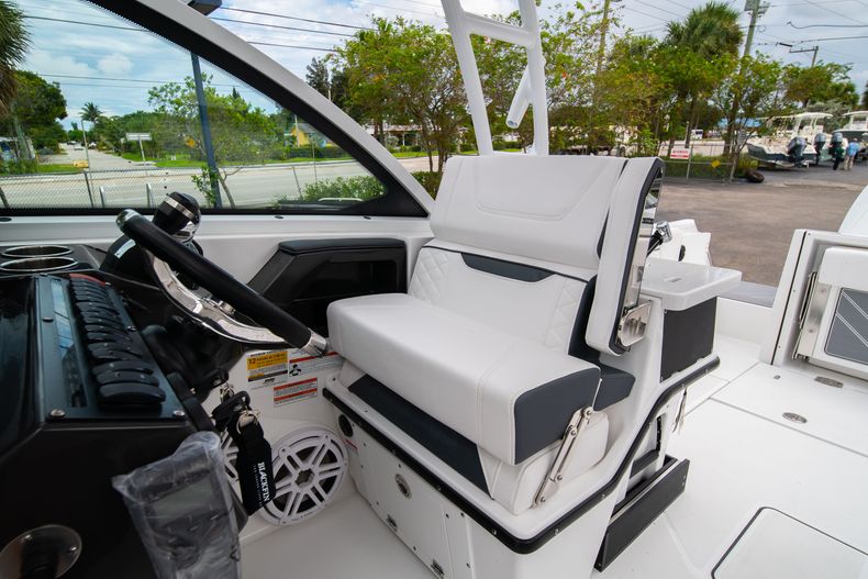 Thumbnail 37 for New 2021 Blackfin 252DC boat for sale in Fort Lauderdale, FL