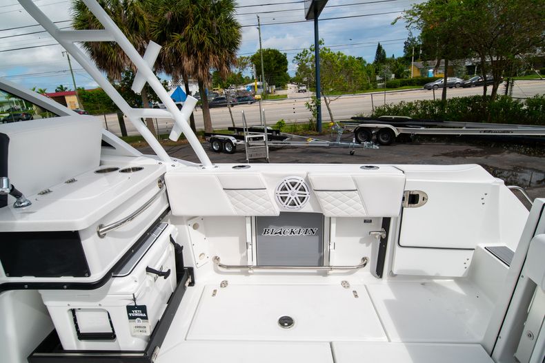 Thumbnail 15 for New 2021 Blackfin 252DC boat for sale in Fort Lauderdale, FL