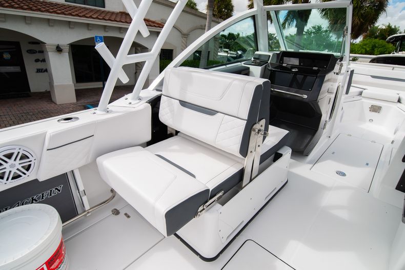 Thumbnail 22 for New 2021 Blackfin 252DC boat for sale in Fort Lauderdale, FL