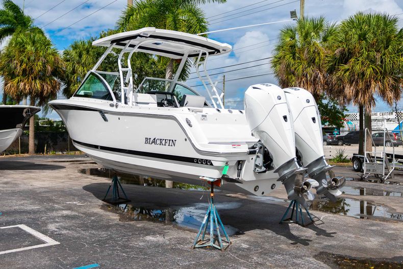 Thumbnail 5 for New 2021 Blackfin 252DC boat for sale in Fort Lauderdale, FL