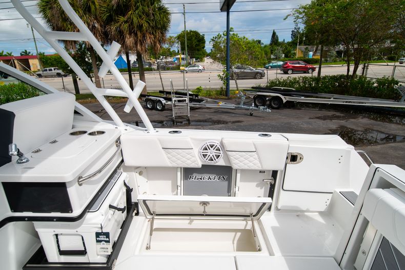 Thumbnail 16 for New 2021 Blackfin 252DC boat for sale in Fort Lauderdale, FL