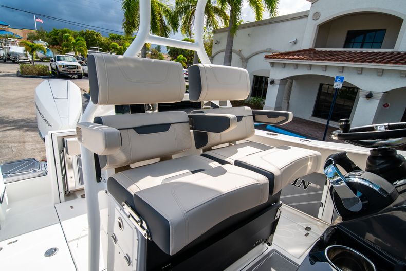 Thumbnail 40 for New 2021 Blackfin 272CC boat for sale in West Palm Beach, FL