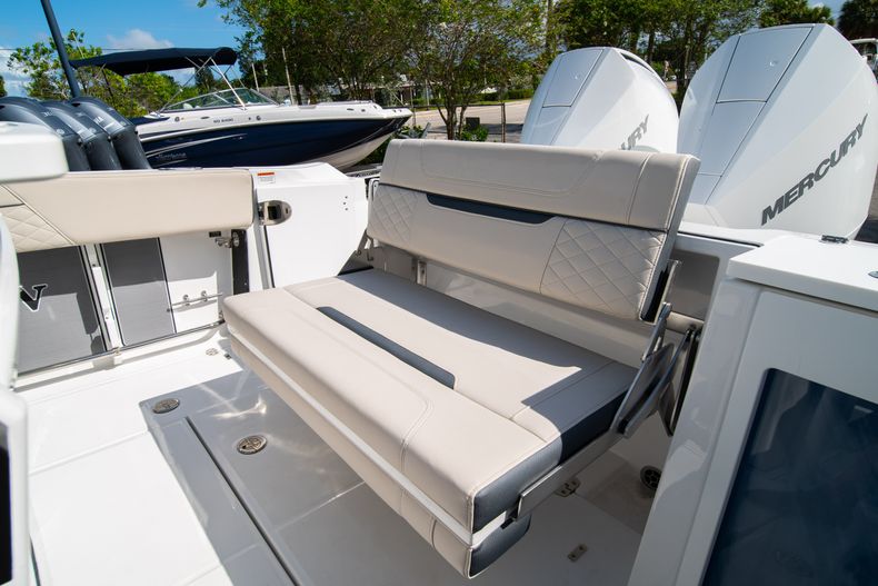 Thumbnail 16 for New 2021 Blackfin 272CC boat for sale in West Palm Beach, FL