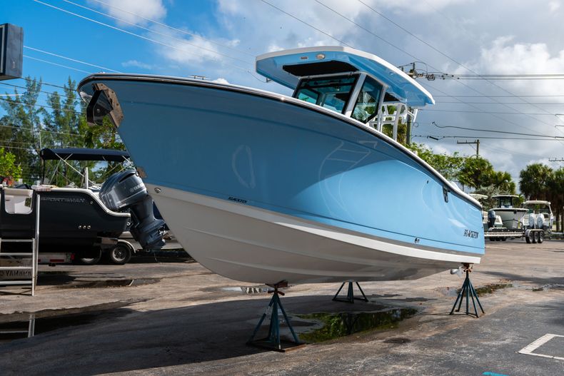 Thumbnail 3 for New 2021 Blackfin 272CC boat for sale in West Palm Beach, FL