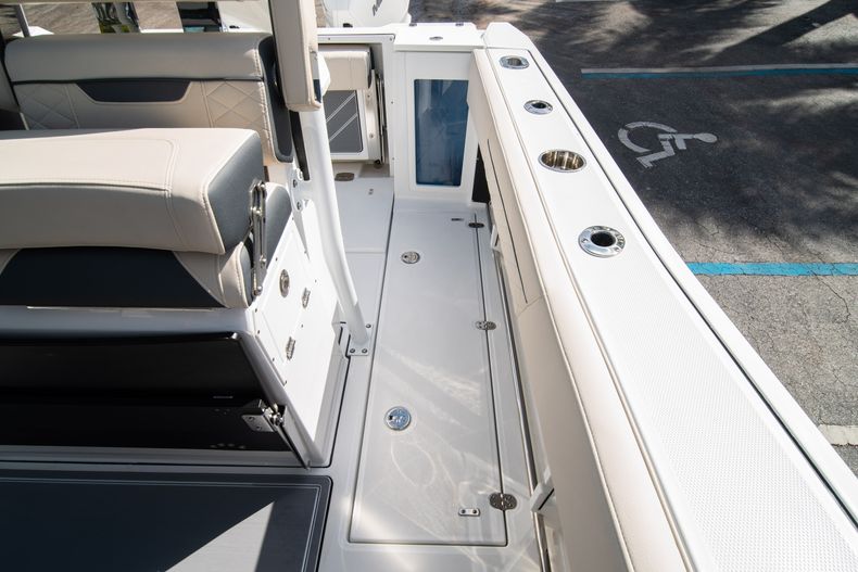 Thumbnail 28 for New 2021 Blackfin 272CC boat for sale in West Palm Beach, FL