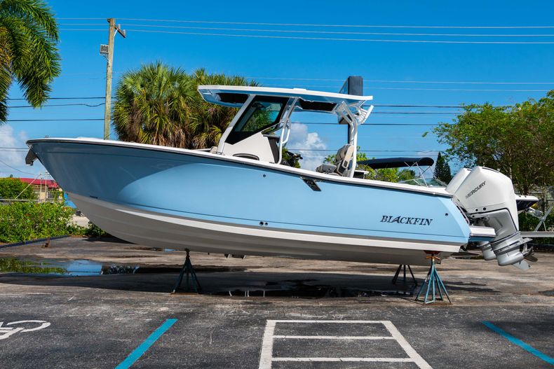 Thumbnail 4 for New 2021 Blackfin 272CC boat for sale in West Palm Beach, FL