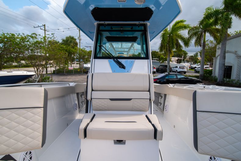 Thumbnail 61 for New 2021 Blackfin 272CC boat for sale in West Palm Beach, FL