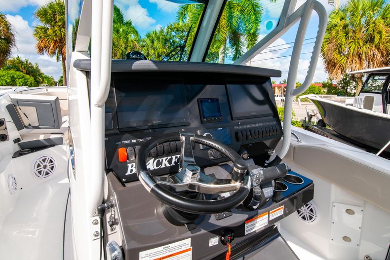 Thumbnail 38 for New 2021 Blackfin 272CC boat for sale in West Palm Beach, FL