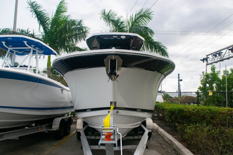 Thumbnail 1 for New 2021 Blackfin 272CC boat for sale in Fort Lauderdale, FL