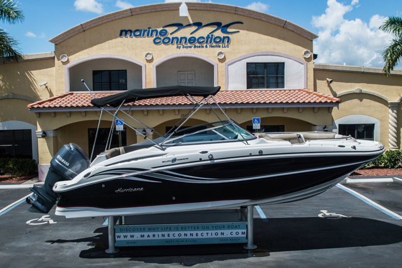 Image 0 for 2015 Hurricane SunDeck SD 2400 OB in West Palm Beach, FL