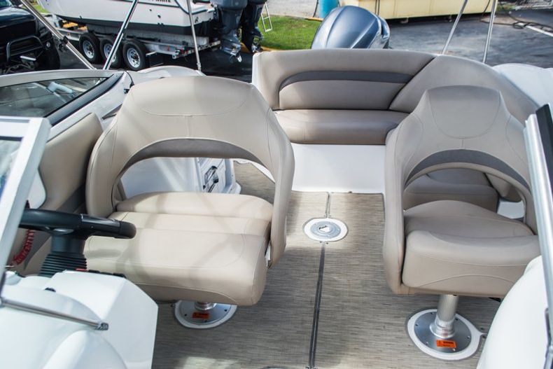 Image 33 for 2015 Hurricane SunDeck SD 2400 OB in West Palm Beach, FL