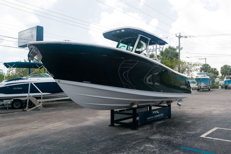Thumbnail 3 for Used 2021 Blackfin 272CC boat for sale in West Palm Beach, FL