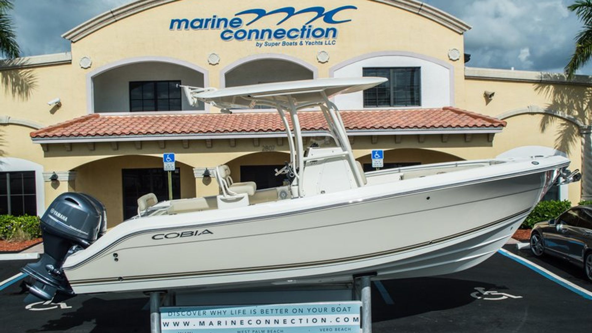 New 2015 Cobia 237 Center Console #P045 image 1