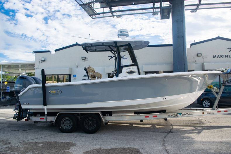 Used 2017 Sea Hunt Gamefish 25 Center Console boat for sale in Fort Lauderdale, FL