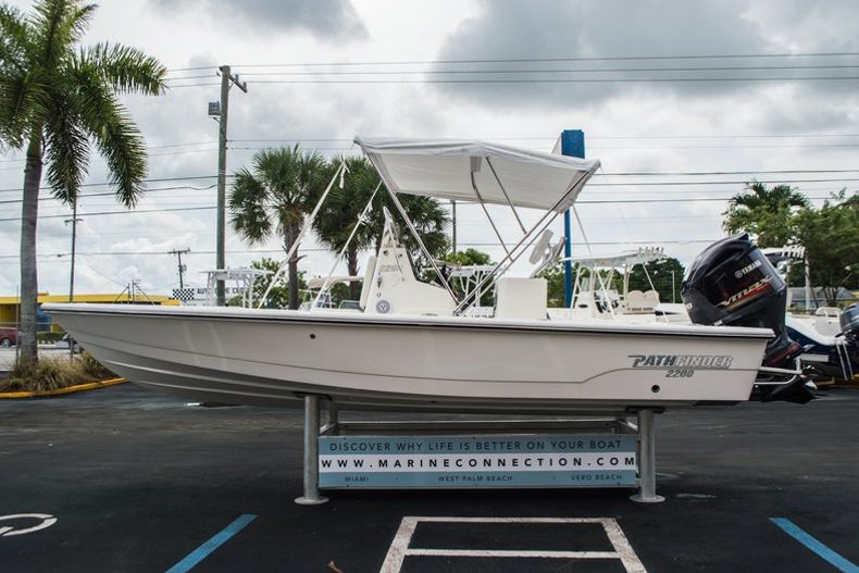 Thumbnail 4 for Used 2012 Pathfinder 2200 TRS Bay Boat boat for sale in West Palm Beach, FL