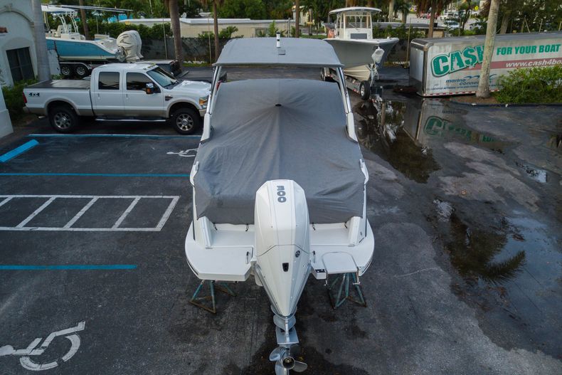 Thumbnail 16 for Used 2021 Cobalt 25SC boat for sale in West Palm Beach, FL