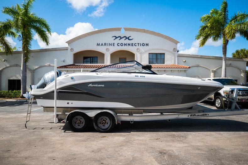 New 2021 Hurricane SunDeck SD 235 OB boat for sale in Stuart, FL