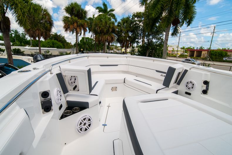 Thumbnail 60 for New 2021 Blackfin 332CC boat for sale in Fort Lauderdale, FL