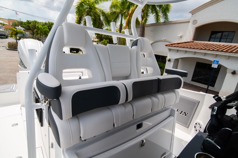 Thumbnail 42 for New 2021 Blackfin 332CC boat for sale in Fort Lauderdale, FL