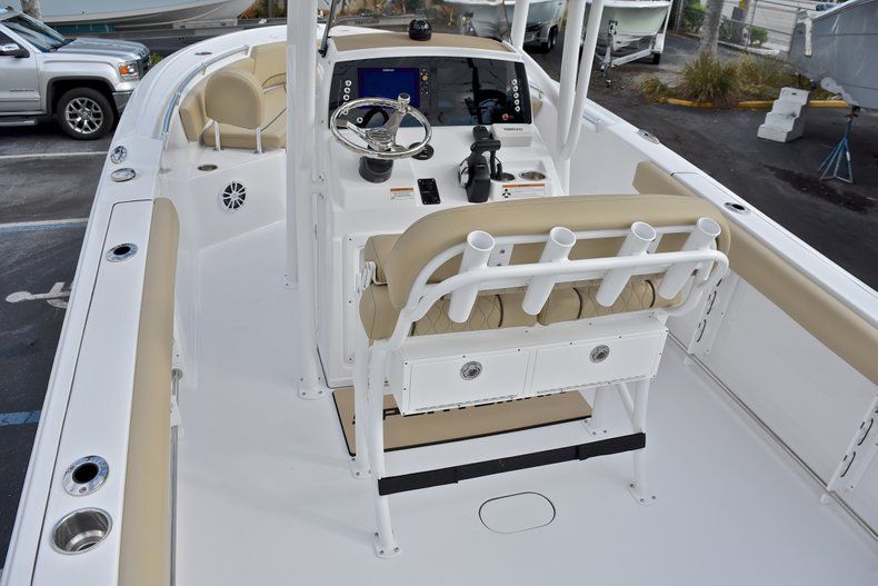 Thumbnail 9 for New 2018 Sportsman Open 232 Center Console boat for sale in West Palm Beach, FL