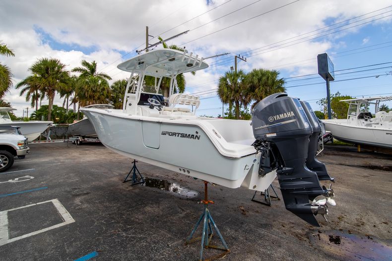 Thumbnail 5 for Used 2015 Sportsman Heritage 251 Center Console boat for sale in West Palm Beach, FL