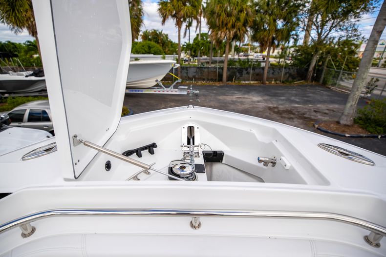 Thumbnail 63 for New 2021 Blackfin 332CC boat for sale in Fort Lauderdale, FL