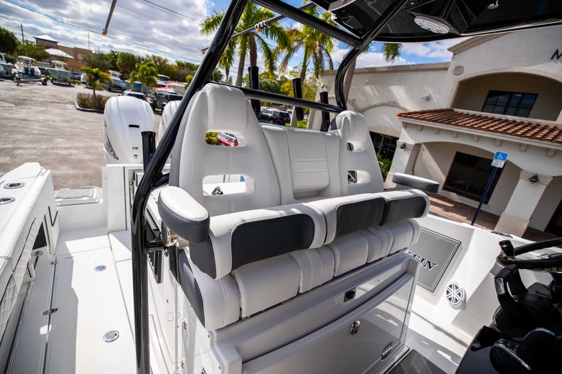 Thumbnail 44 for New 2021 Blackfin 332CC boat for sale in Fort Lauderdale, FL