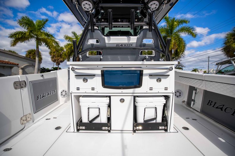 Thumbnail 29 for New 2021 Blackfin 332CC boat for sale in Fort Lauderdale, FL