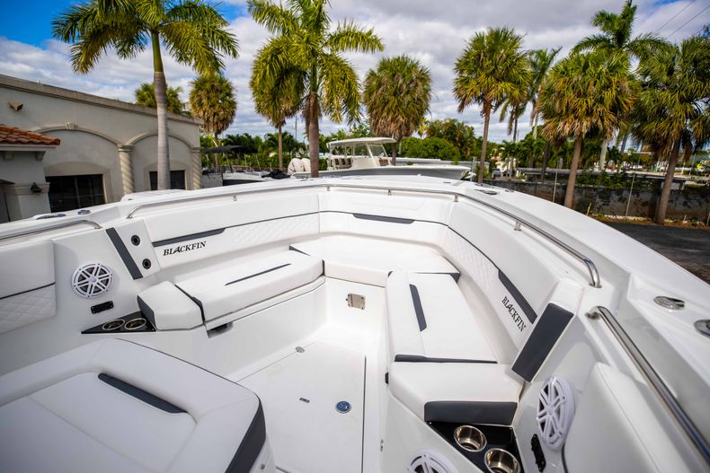 Thumbnail 55 for New 2021 Blackfin 332CC boat for sale in Fort Lauderdale, FL
