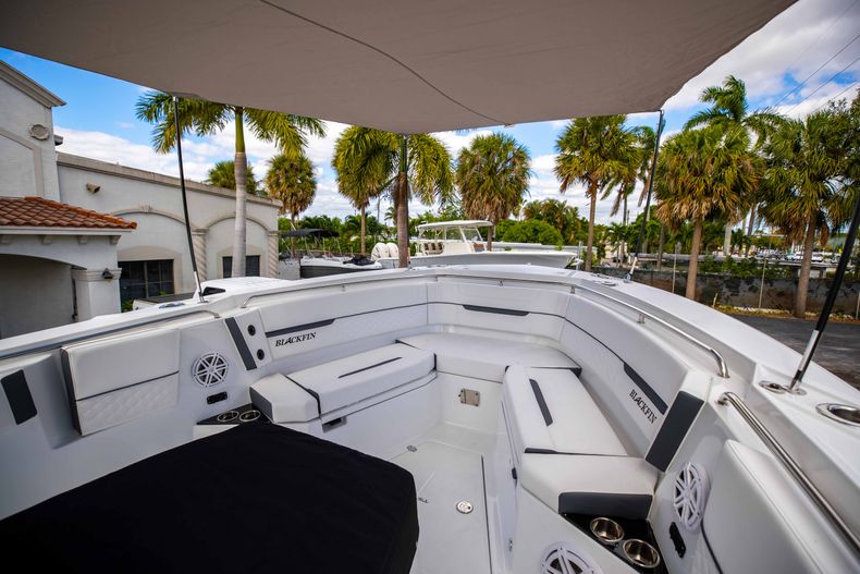 Thumbnail 57 for New 2021 Blackfin 332CC boat for sale in Fort Lauderdale, FL