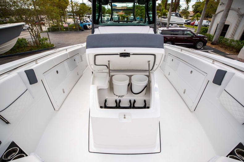Thumbnail 65 for New 2021 Blackfin 332CC boat for sale in Fort Lauderdale, FL