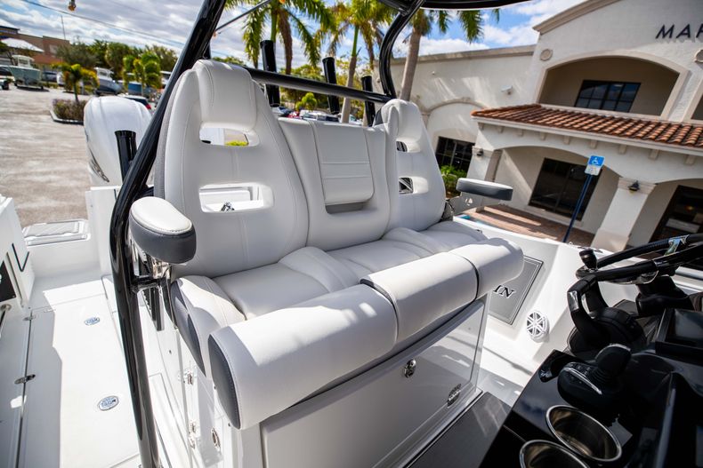 Thumbnail 45 for New 2021 Blackfin 332CC boat for sale in Fort Lauderdale, FL