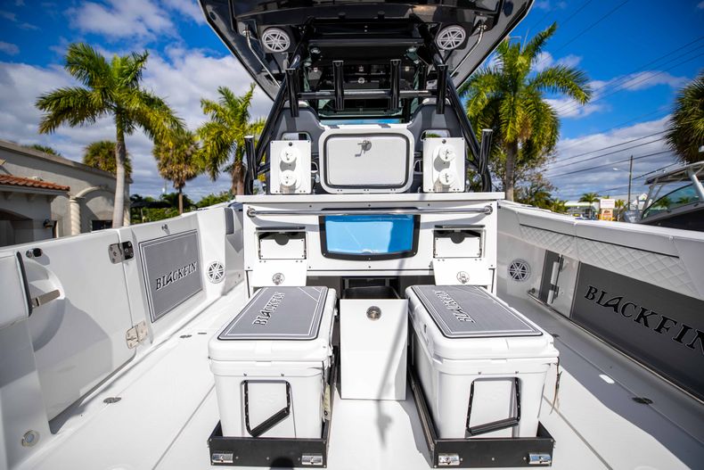 Thumbnail 30 for New 2021 Blackfin 332CC boat for sale in Fort Lauderdale, FL