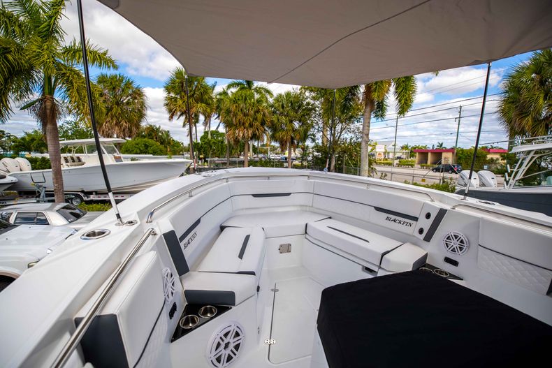 Thumbnail 61 for New 2021 Blackfin 332CC boat for sale in Fort Lauderdale, FL