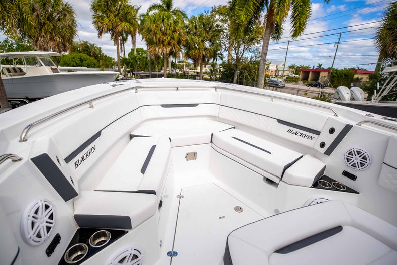 Thumbnail 59 for New 2021 Blackfin 332CC boat for sale in Fort Lauderdale, FL