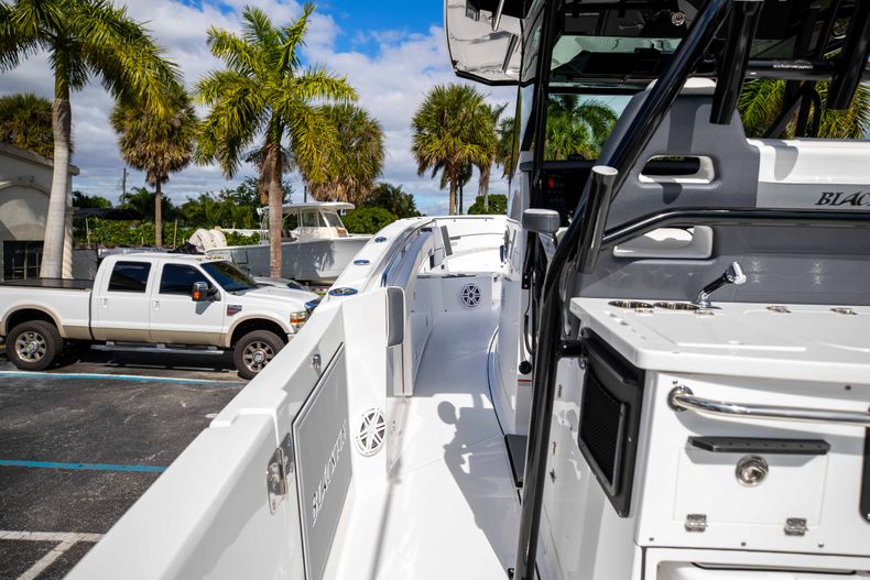 Thumbnail 36 for New 2021 Blackfin 332CC boat for sale in Fort Lauderdale, FL