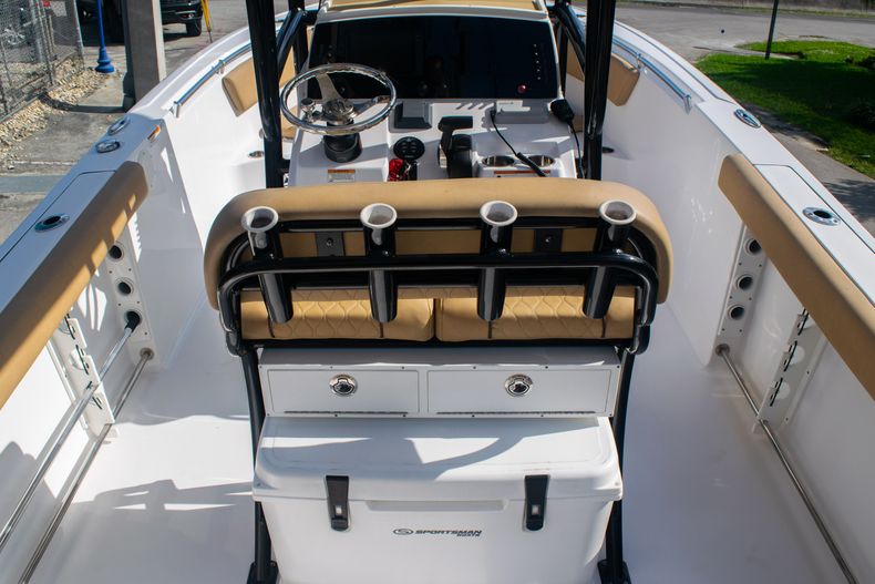 Thumbnail 8 for Used 2019 Sportsman Heritage 231 Center Console boat for sale in Miami, FL