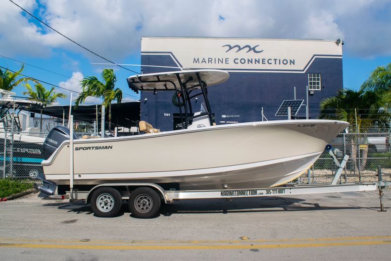 Thumbnail 0 for Used 2019 Sportsman Heritage 231 Center Console boat for sale in Miami, FL