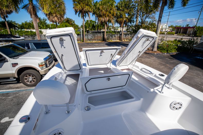 Thumbnail 31 for New 2021 Sportsman Masters 247 Bay Boat boat for sale in West Palm Beach, FL